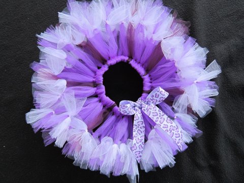 Lilla tyl skrt med hvid puf